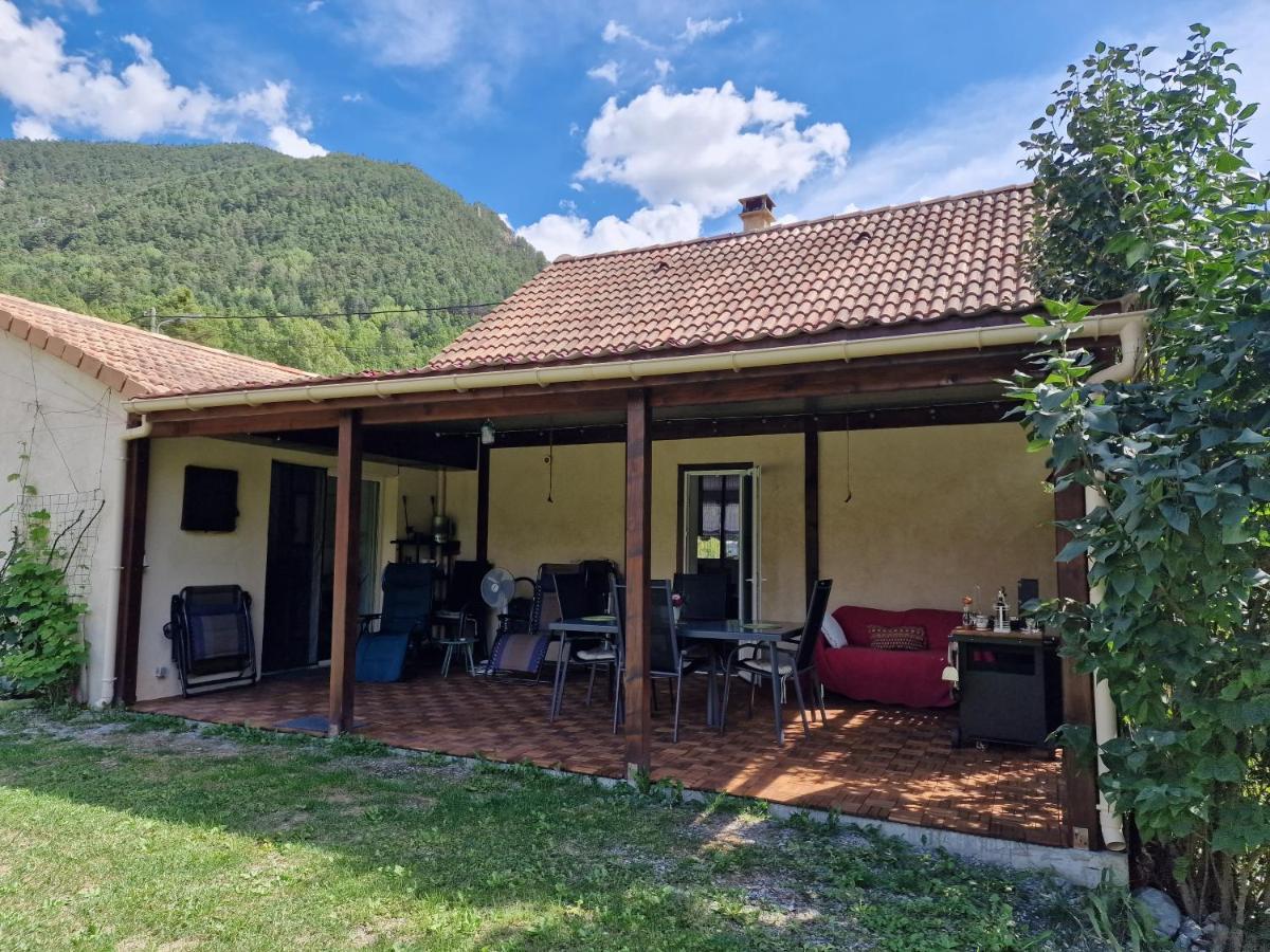 Chambre Aux Gorges De Daluis Guillaumes Kültér fotó